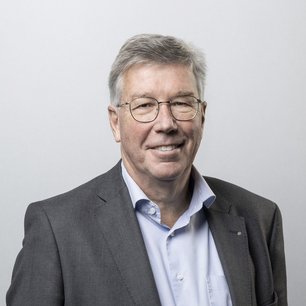 Dr. Thomas Wetzel, Lawyer